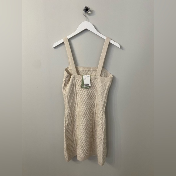 H&M Knitted Crème Dress - Picture 3 of 3